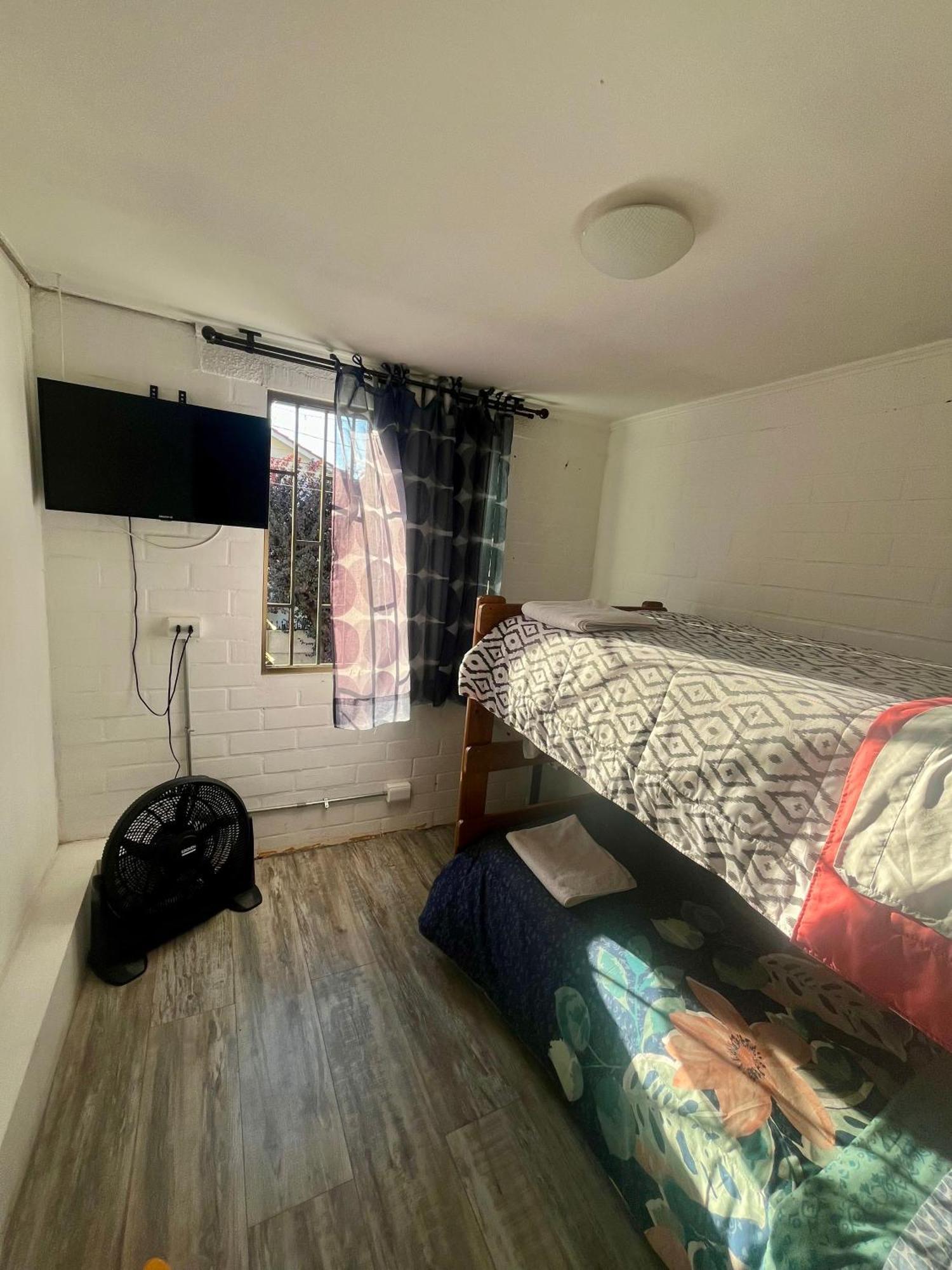 Hostel Tu Espacio Re - Casa Cerca Del Aeropuerto Santiago Luaran gambar