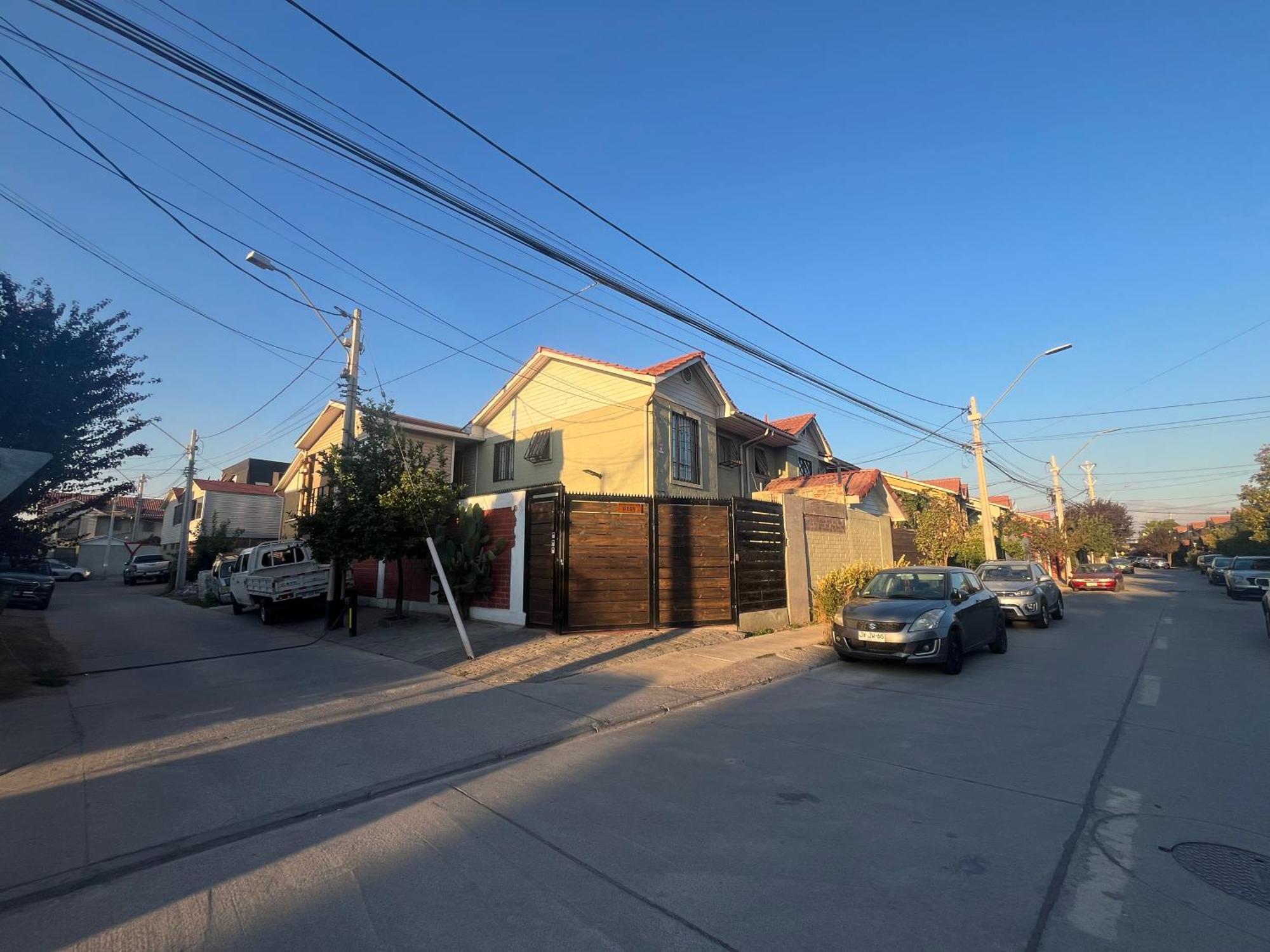 Hostel Tu Espacio Re - Casa Cerca Del Aeropuerto Santiago Luaran gambar