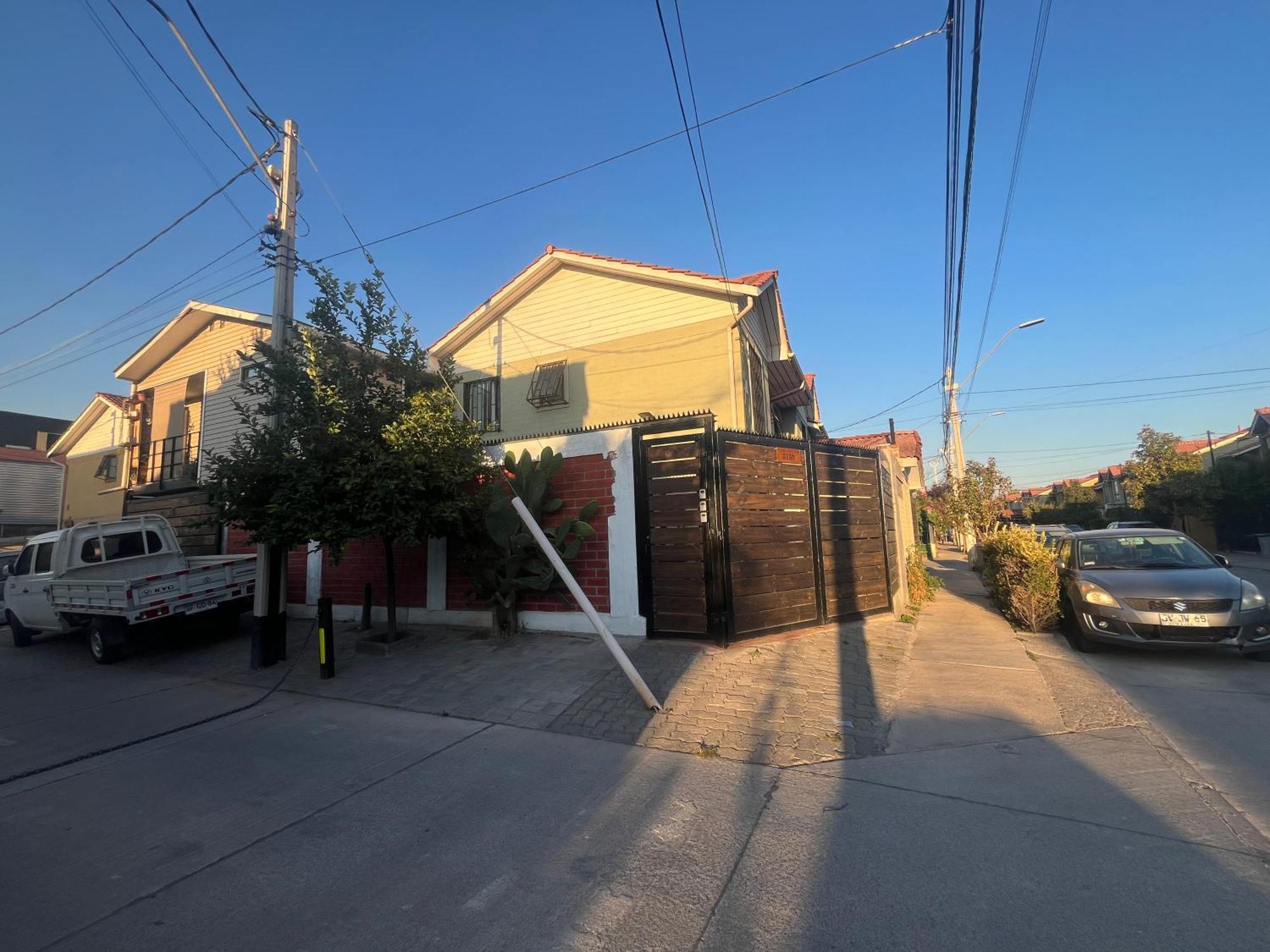 Hostel Tu Espacio Re - Casa Cerca Del Aeropuerto Santiago Luaran gambar